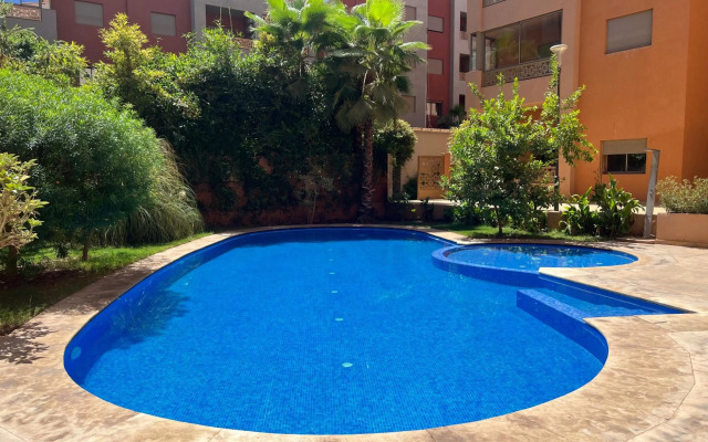 Superbe appartement en résidence avec piscines