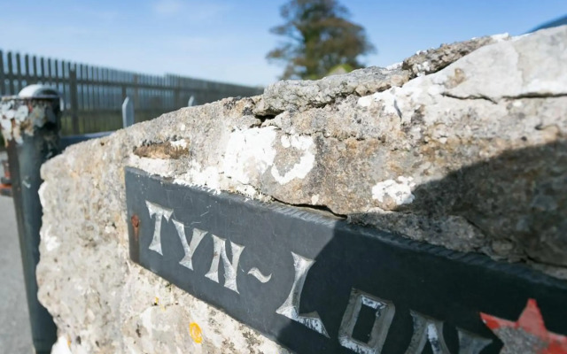Tyn Lon