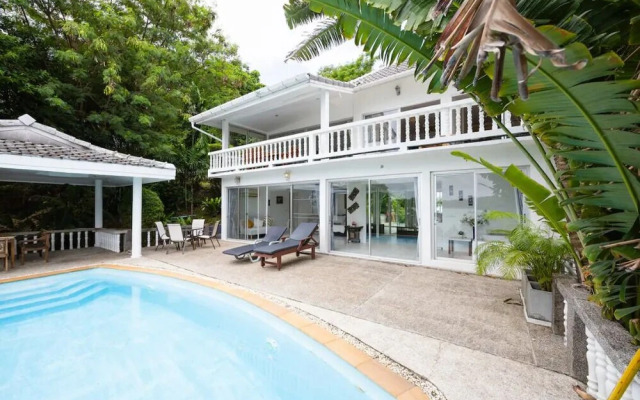 Beachfront Sea View Pool Villa