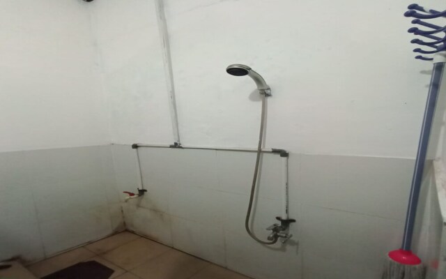 SPOT ON 93385 Penginapan Hj Lilis 2 Syariah