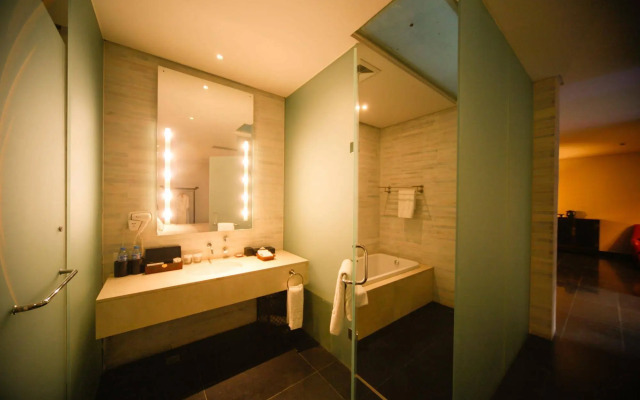 Shichahai Sandalwood Boutique Hotel