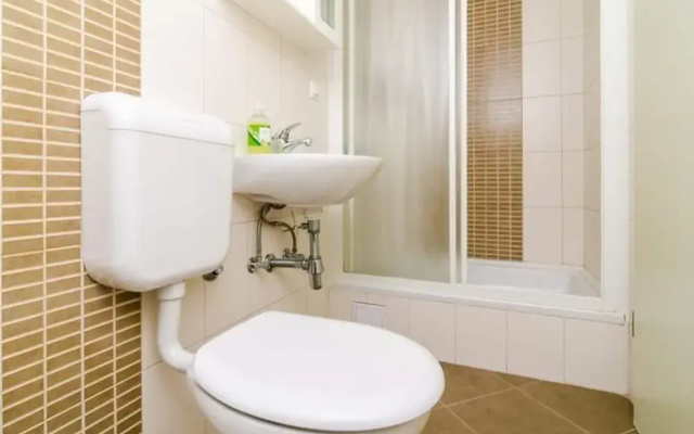Apartments Nikola - Comfort One Bedroom Apartment With City View