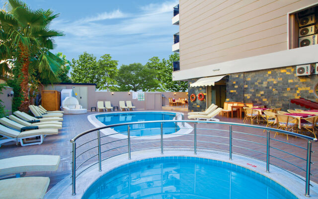 Aurasia Beach Hotel