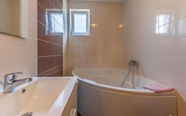 Amazing Home in Medulin With Wifi and 3 Bedrooms