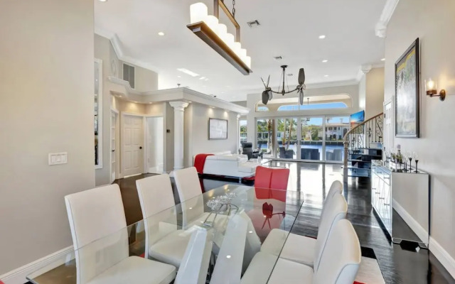 Serenity Villa Water Front