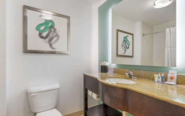Comfort Inn & Suites