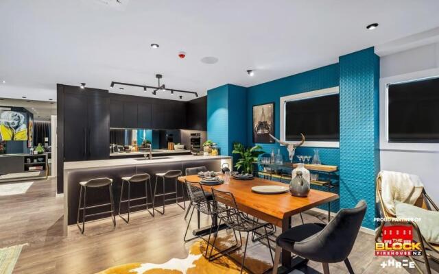 Awesome Apartment W/ Parking!