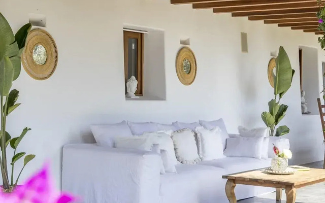 Rural Hideaway Villa in Stcarlos