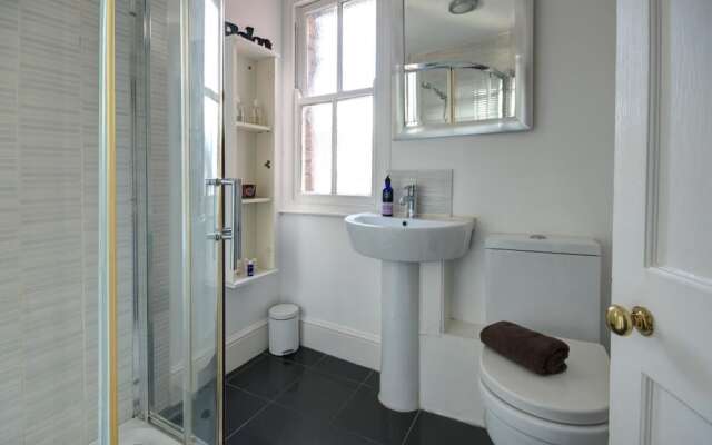Licatas Apartment Cotswolds Sleeps 6