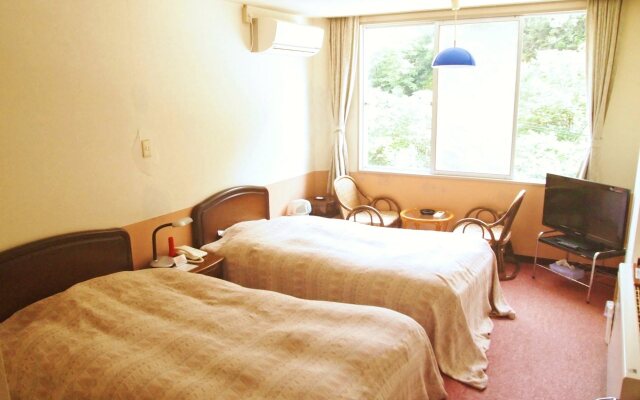 Kokumin Shukusha Furuiwayaso