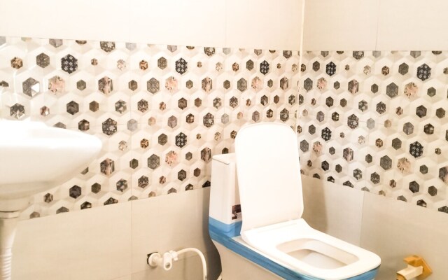 Roomshala 021 Hotel Joyous Inn