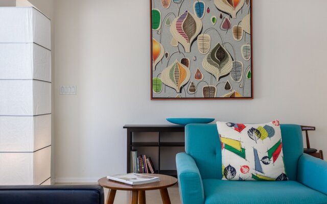 Celebrity Hideaway at Movie Colony East