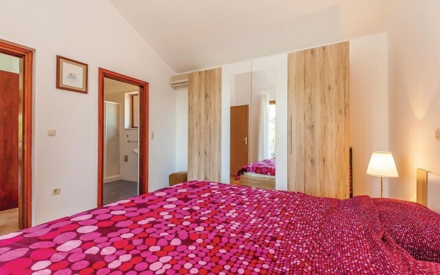 Beautiful Home in Dobrinj With Wifi and 4 Bedrooms