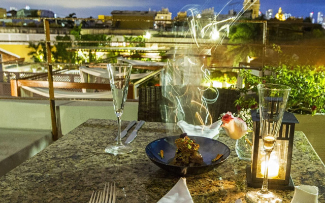 Ananda Hotel Boutique