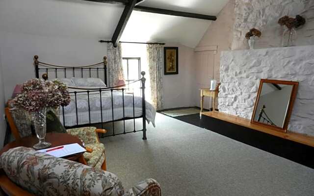 Cilwen Country House Bed and Breakfast