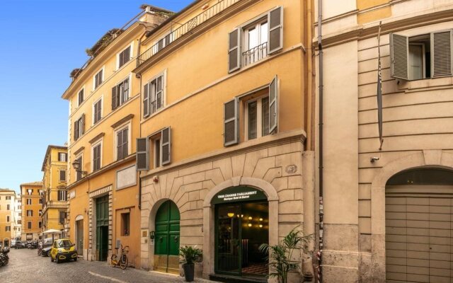 Tree Charme Parliament Boutique Hotel