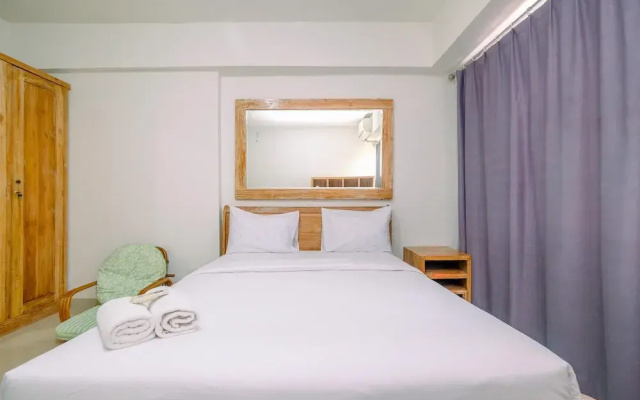 Homey And Cozy Studio At Park View Condominium Apartment
