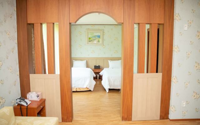 Evergreen Tourist Hotel