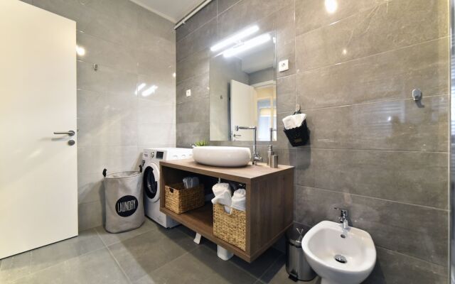 Premium Central Apartment & Room