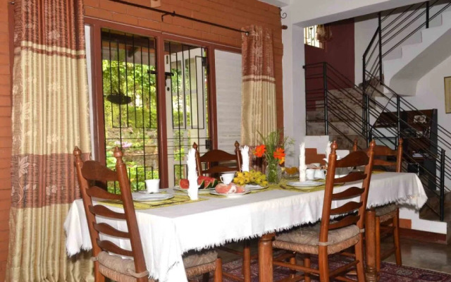 Sujatha's Homestay Residence