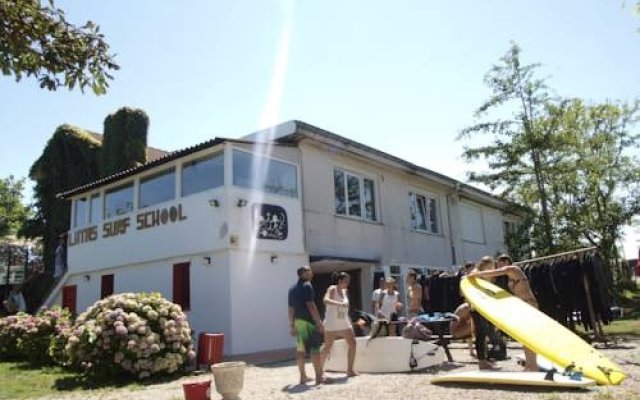 Latas Surf Lodge