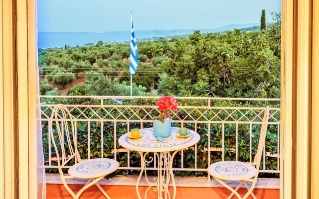 Country House with Panoramic View And Beach Access