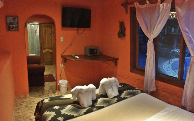 Lonesome George Ecolodge