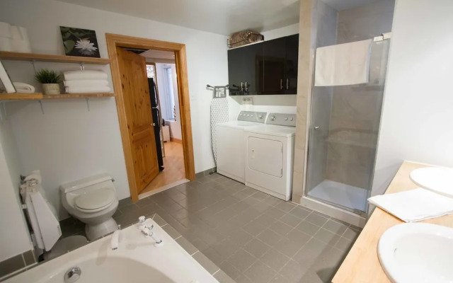 MTLVacationRentals - The City Chalet