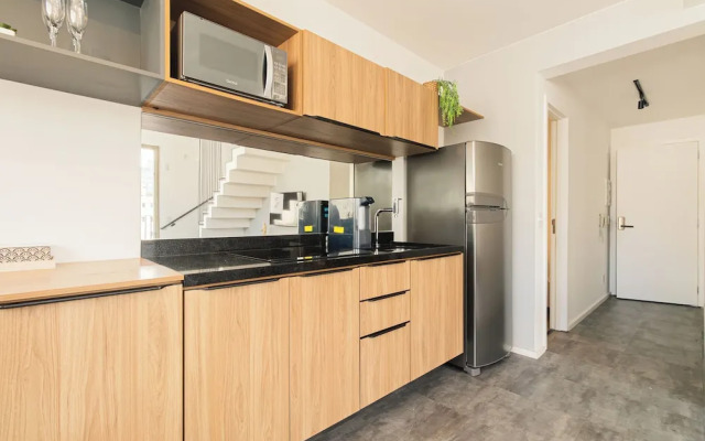 Duplex com piscina e academia