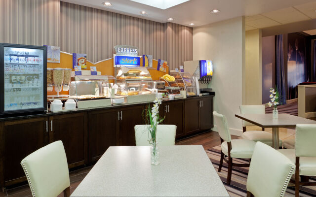 Holiday Inn Express Hotel & Suites Dover by IHG