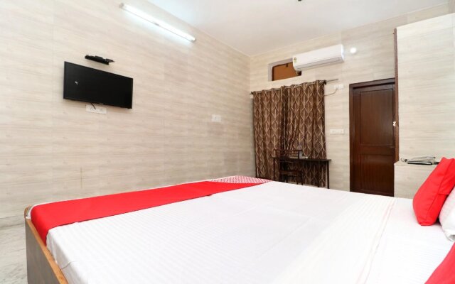OYO 23066 Shiv Guest House