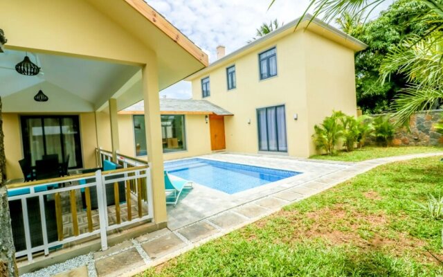 Villa With 3 Bedrooms in Pointe aux Canonniers, With Private Pool, Enc