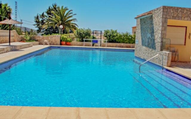 David - holiday bungalow with pool in Teulada