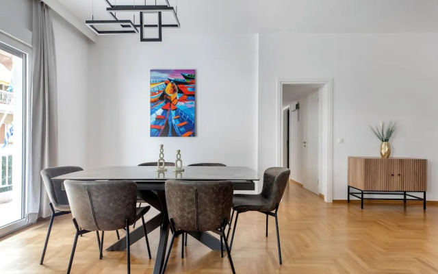 Cozyopolis - Timeless 3-BR in Athens