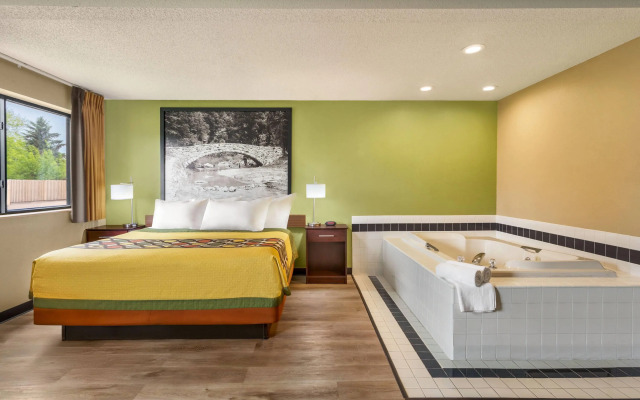 Super 8 by Wyndham Ankeny/Des Moines Area