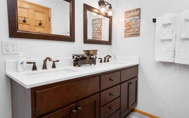 009 - Eden on the Lake