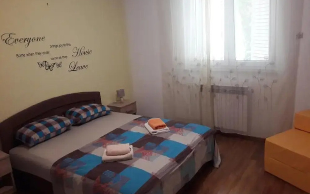 Apartments Amalia - Two Bedroom Apartment With Terrace