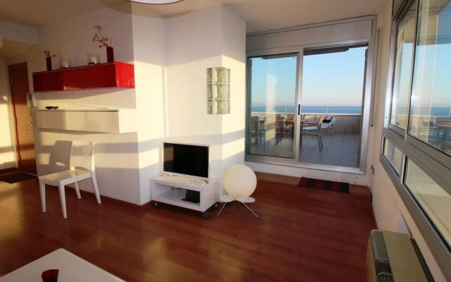 Apartment With sea View, Walking Distance to the Beach