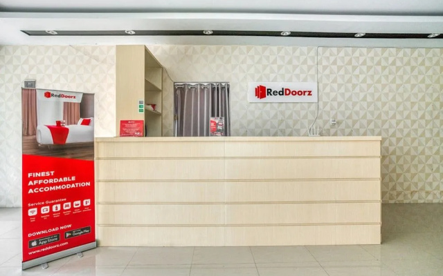 RedDoorz Plus near RSUD Dr. Pirngadi Medan 2 – Lobby – Medan
