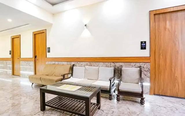 Fabhotel 7 Square