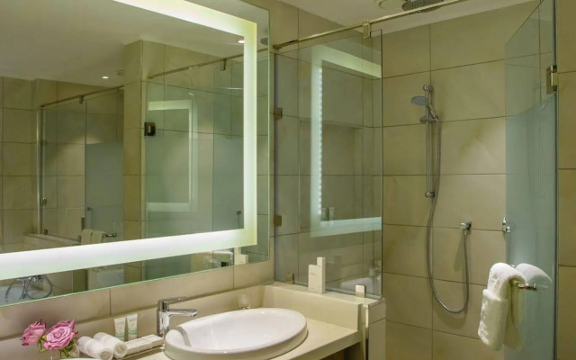 Crowne Plaza Nairobi Airport, An Ihg Hotel