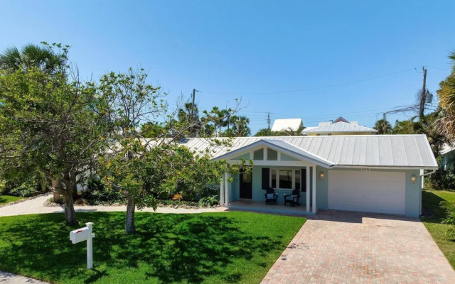 Latitude Adjustment Ami 3 Bedroom Home