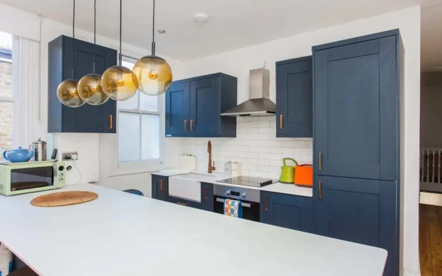 Bright 2 Bedroom Apartment in South East London