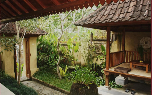 Uma Caming Villas & Gym