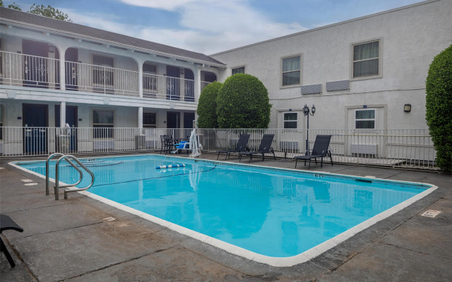 Motel 6 Dallas, TX – Downtown