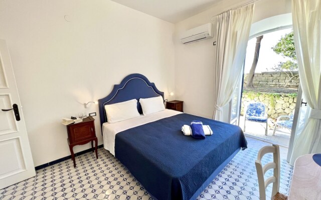 Ravino Secret Retreat