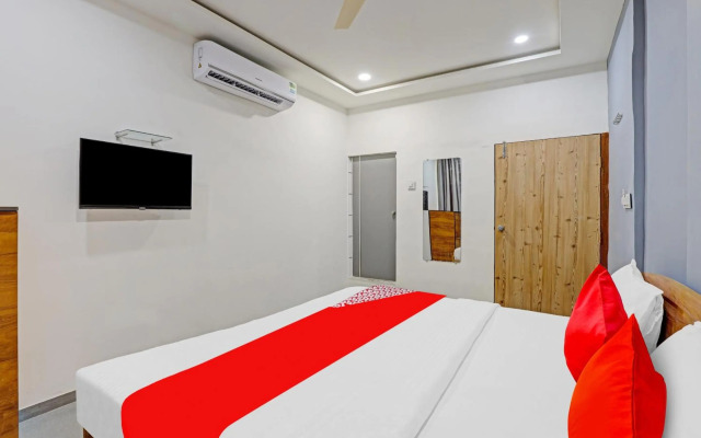 OYO Flagship 80625 Hotel King Land