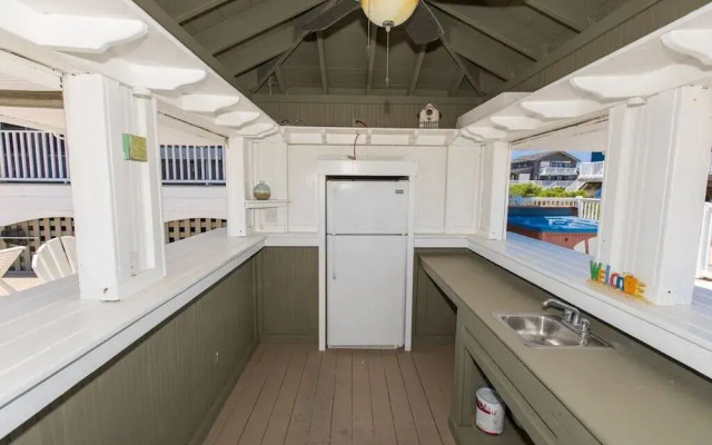 Vista Royale by RedAwning