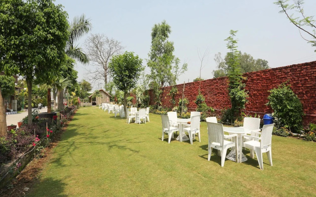 Capital O 24794 Aaryavan Resorts