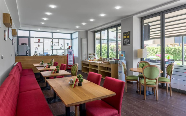 Tomis Garden Aparthotel